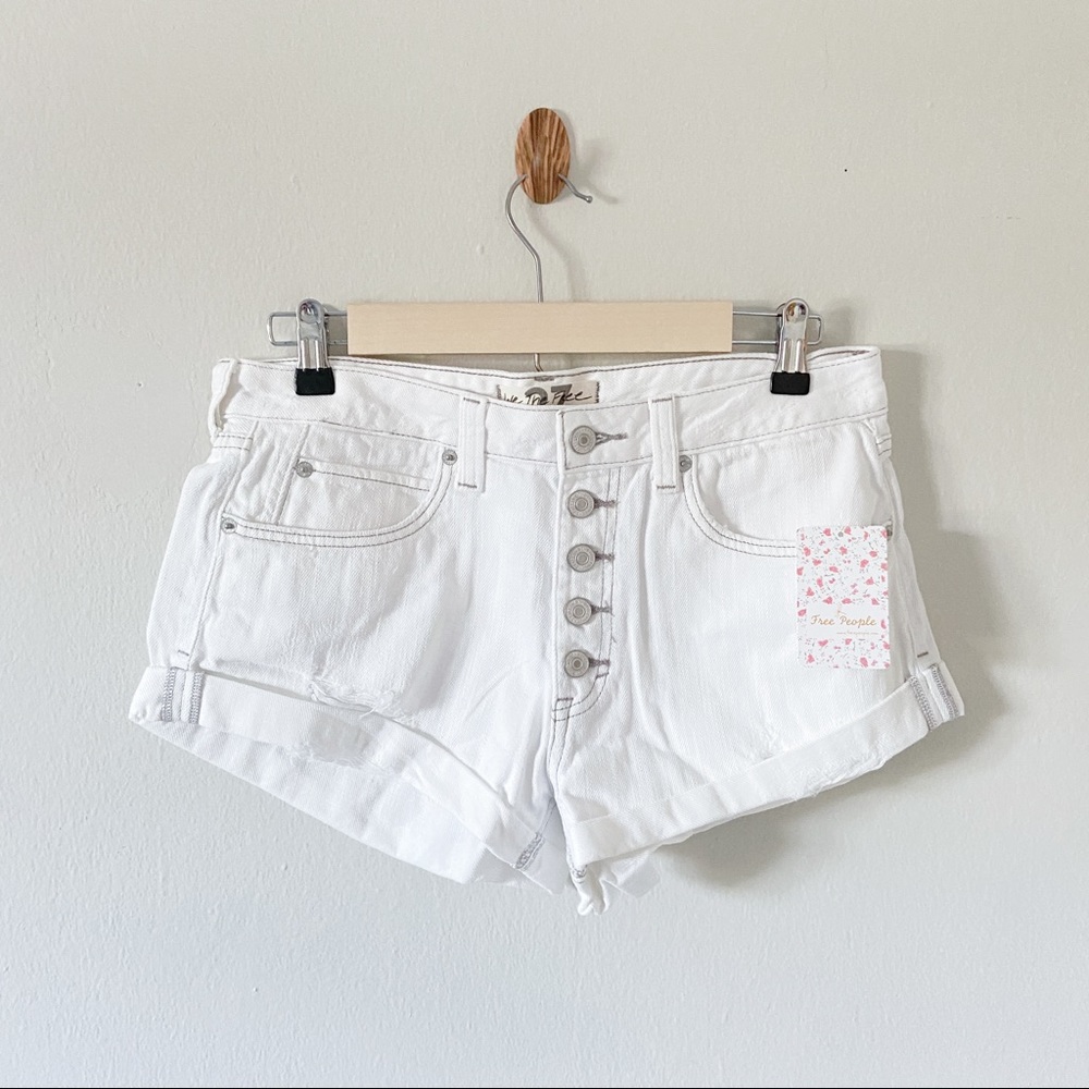 FREE PEOPLE DISTRESSED WHITE SHORTS SIZES 26,27